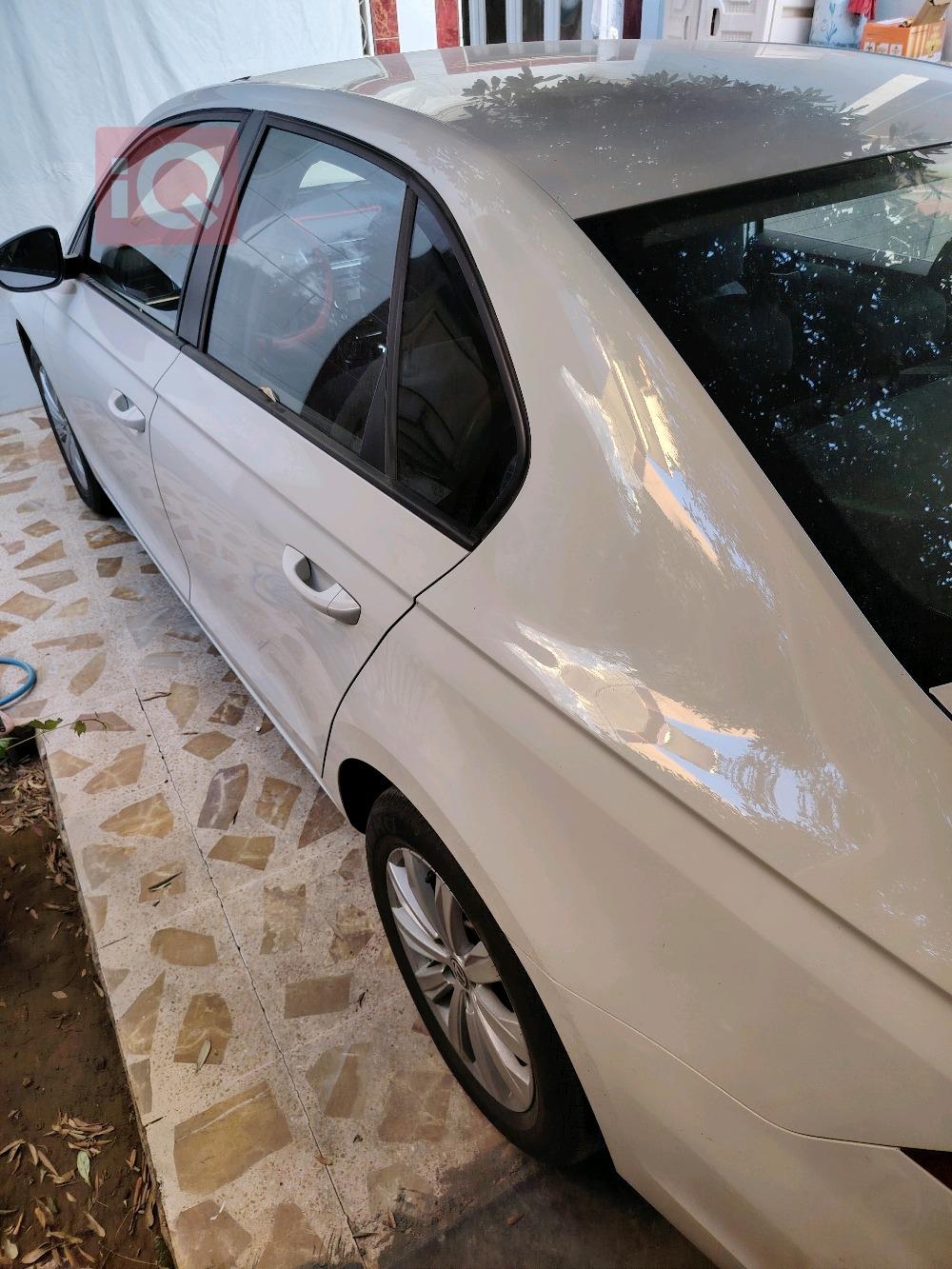 فولكسفاغن بورا